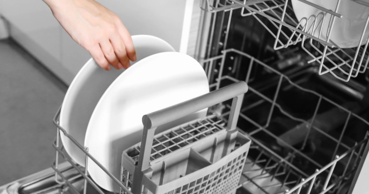 Dishwasher Not Cleaning Dishes Properly? A Simple Trick to Restore Its Glory
