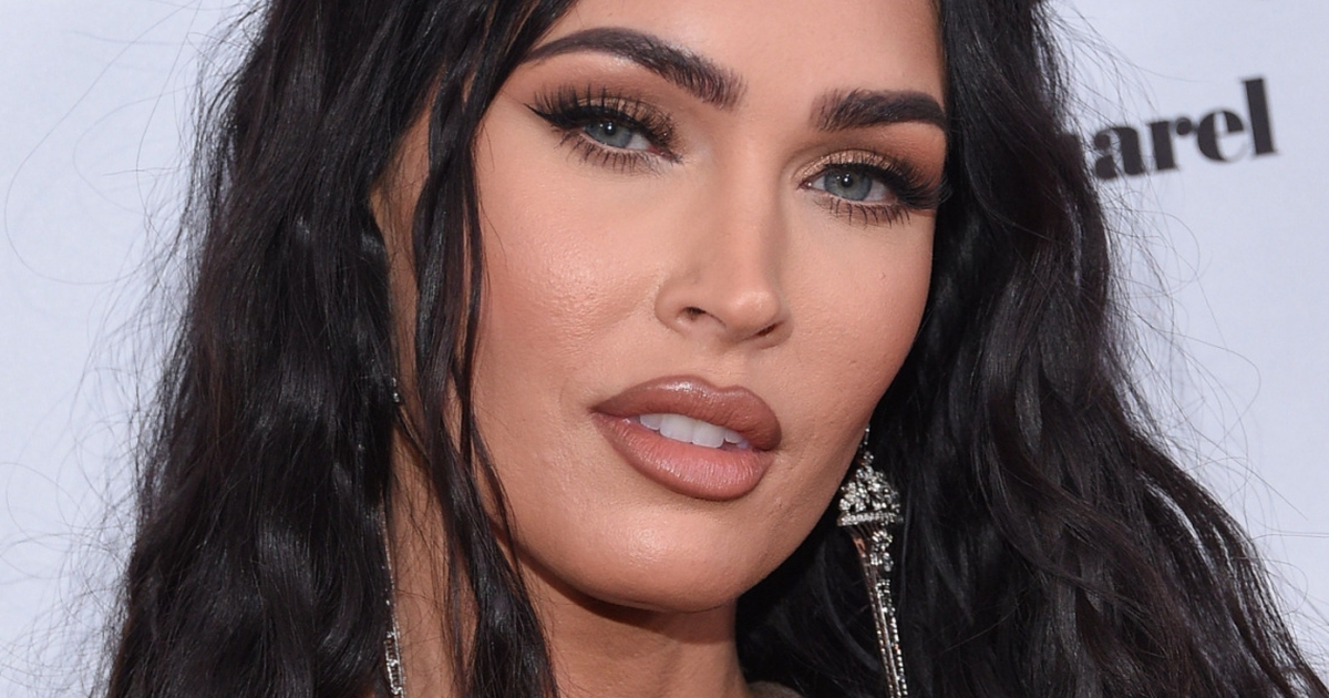 Megan Fox deler pikante billeder: Overlader næsten intet til fantasien