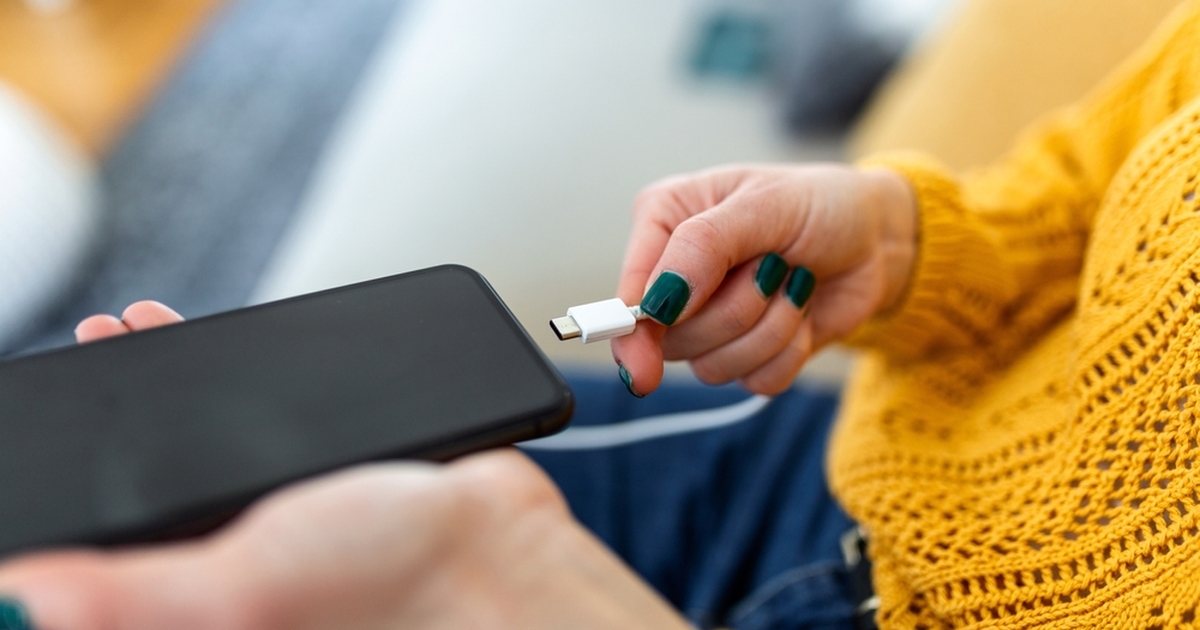 Charging and Discharging Your Smartphone Battery Correctly Here's How