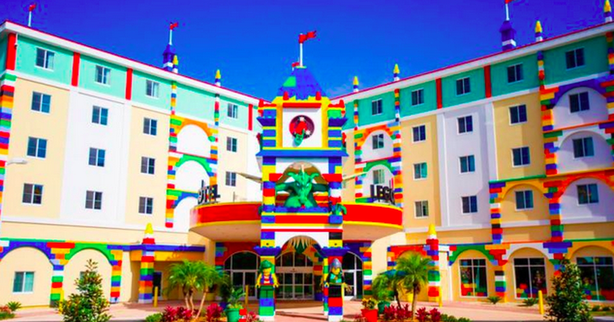 Verdens største Lego-hotel er åbnet - sov i en piratseng og slik sol i ...