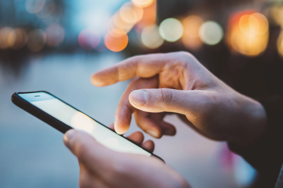 Alle Android- og iPhone-brugere bør genstarte deres smartphone med det samme
