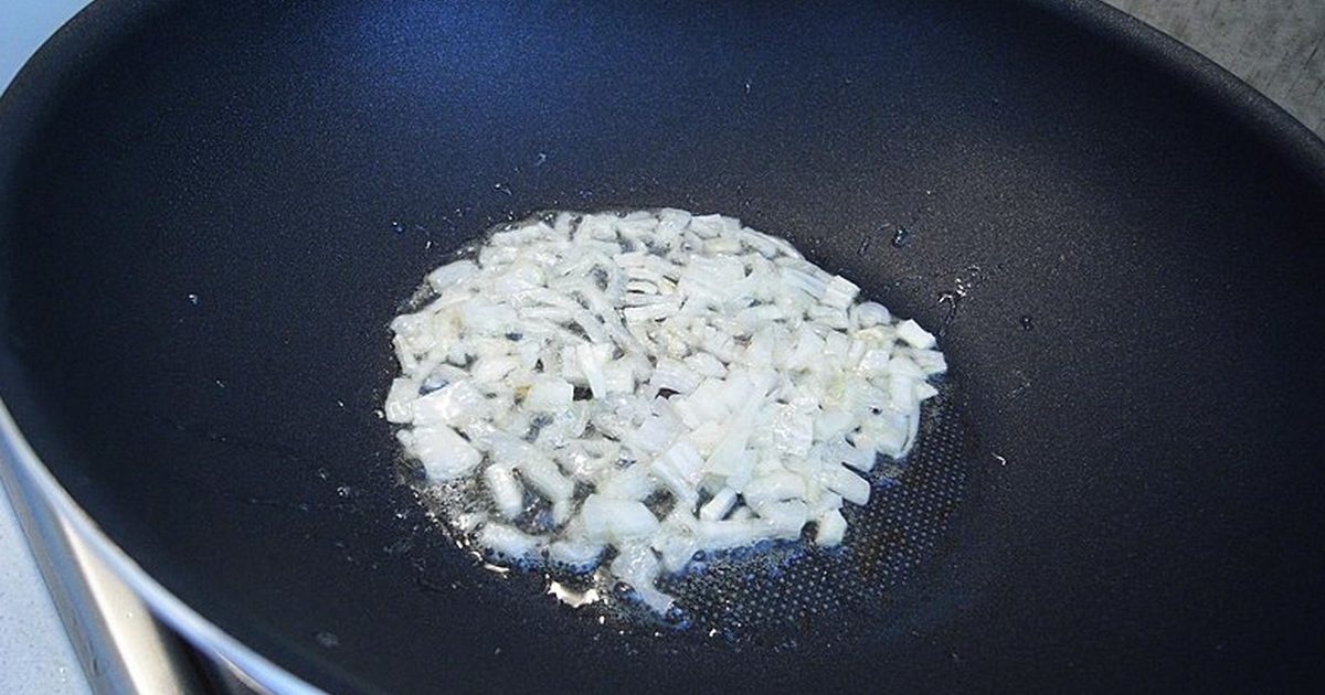 Do You Use Teflon Frying Pans? Then You Should Be Aware of the Health Risks