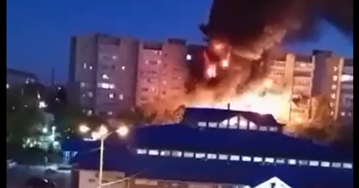 Самолет упал на жилой. Самолет упал на жилой. Самолет упал на жилой. Самолет упал на жилой. Самолет упал на жилой.